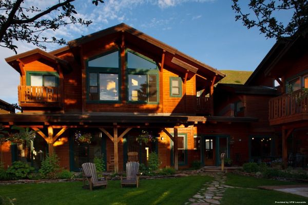 The Alpine House Lodge and Cot (Jackson)
